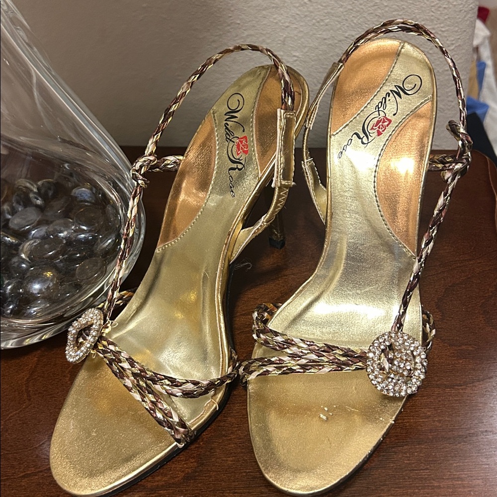 Wild Rose Elegant Gold Women's Heels - Picture 2 of 10